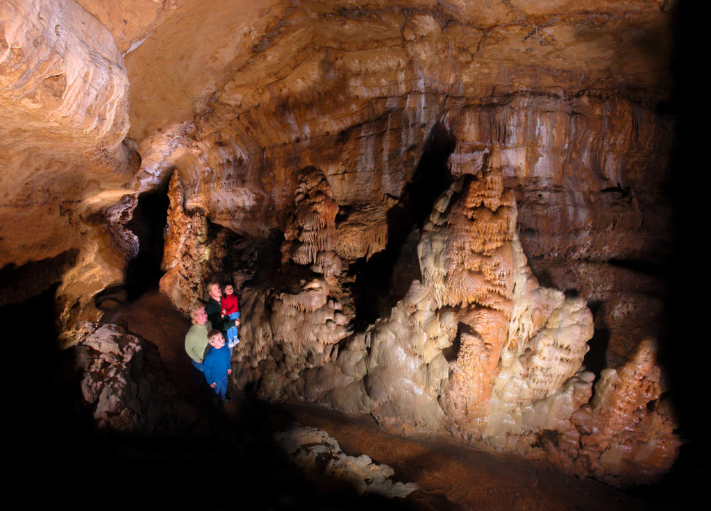 Photo of Onyx Ridge section of the cave with People that can bee seen on a Tours in Wisconsin while visiting places in Wisconsin